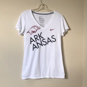 Nike Slim Fit V-Neck Arkansas Razorbacks Tee - L